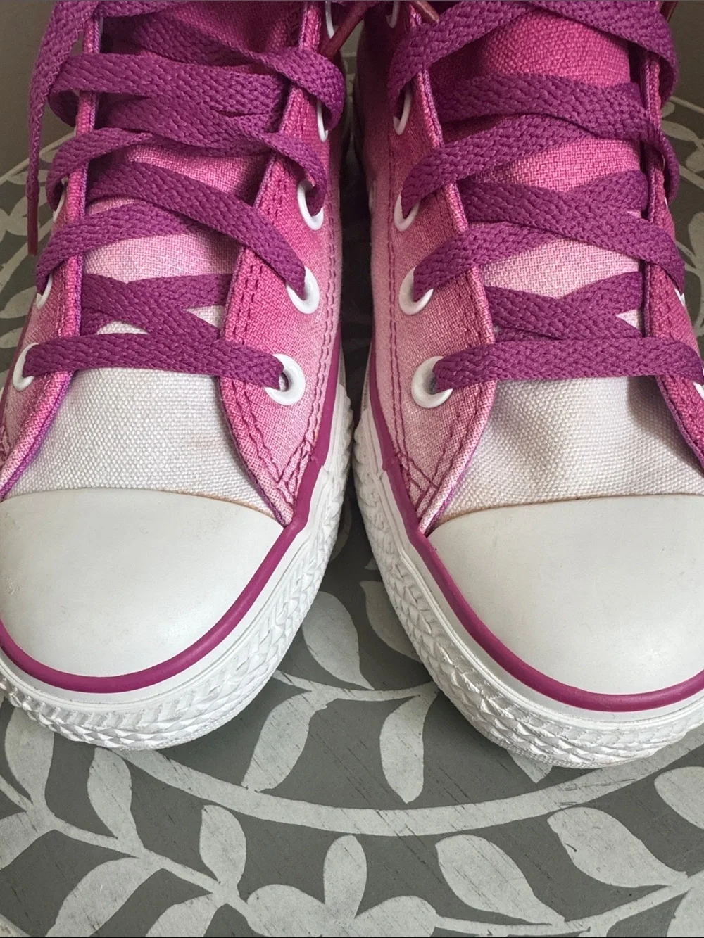 Converse Chuck Taylor High Top Sneakers - Pink Ombre Youth Sz 4